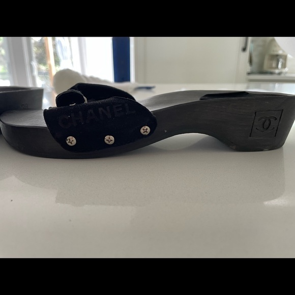 Chanel black wooden mules. Excellent condition. Authentic. - Picture 5 of 6